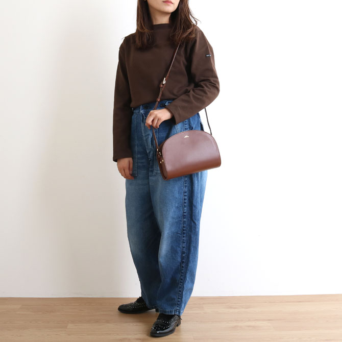 A.P.C. アーペーセー ハーフムーンバッグ 25085102130  レディース