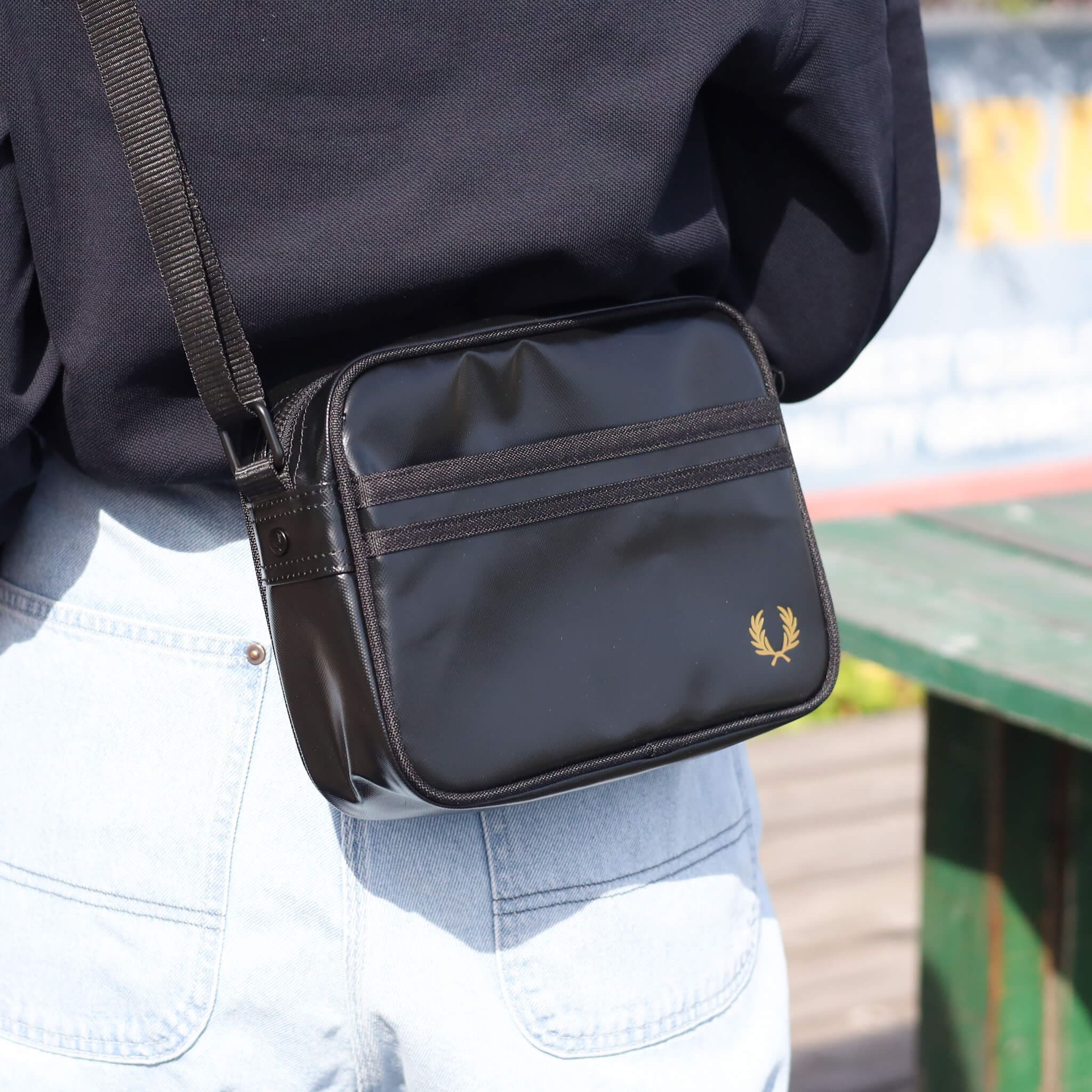 FRED PERRY フレッドペリー トーナルクラシックミニショルダーバッグ
