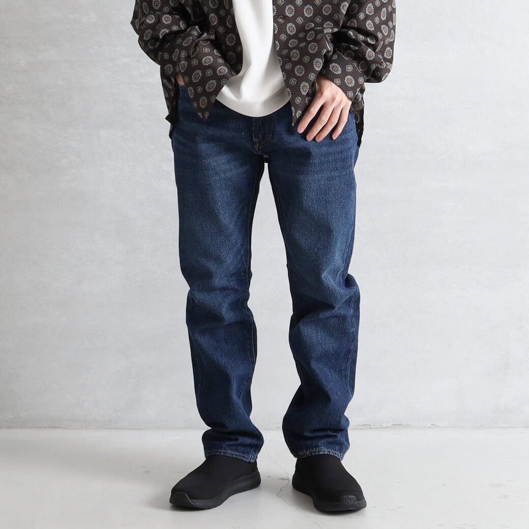 Levi's リーバイス AUTHENTIC STRAIGHT DOIN'IT RIGHT