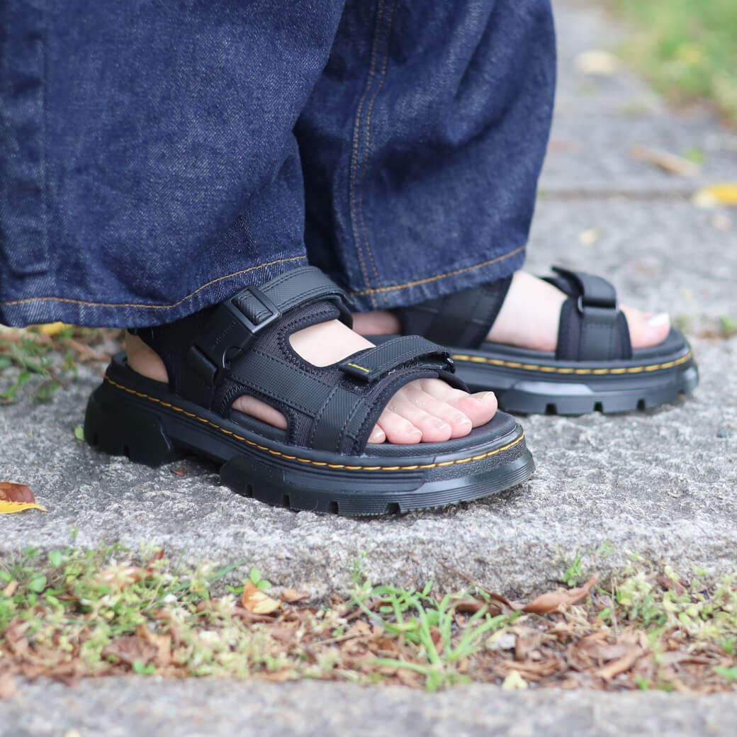 Dr.Martens ドクターマーチン  マルチストラップ サンダル