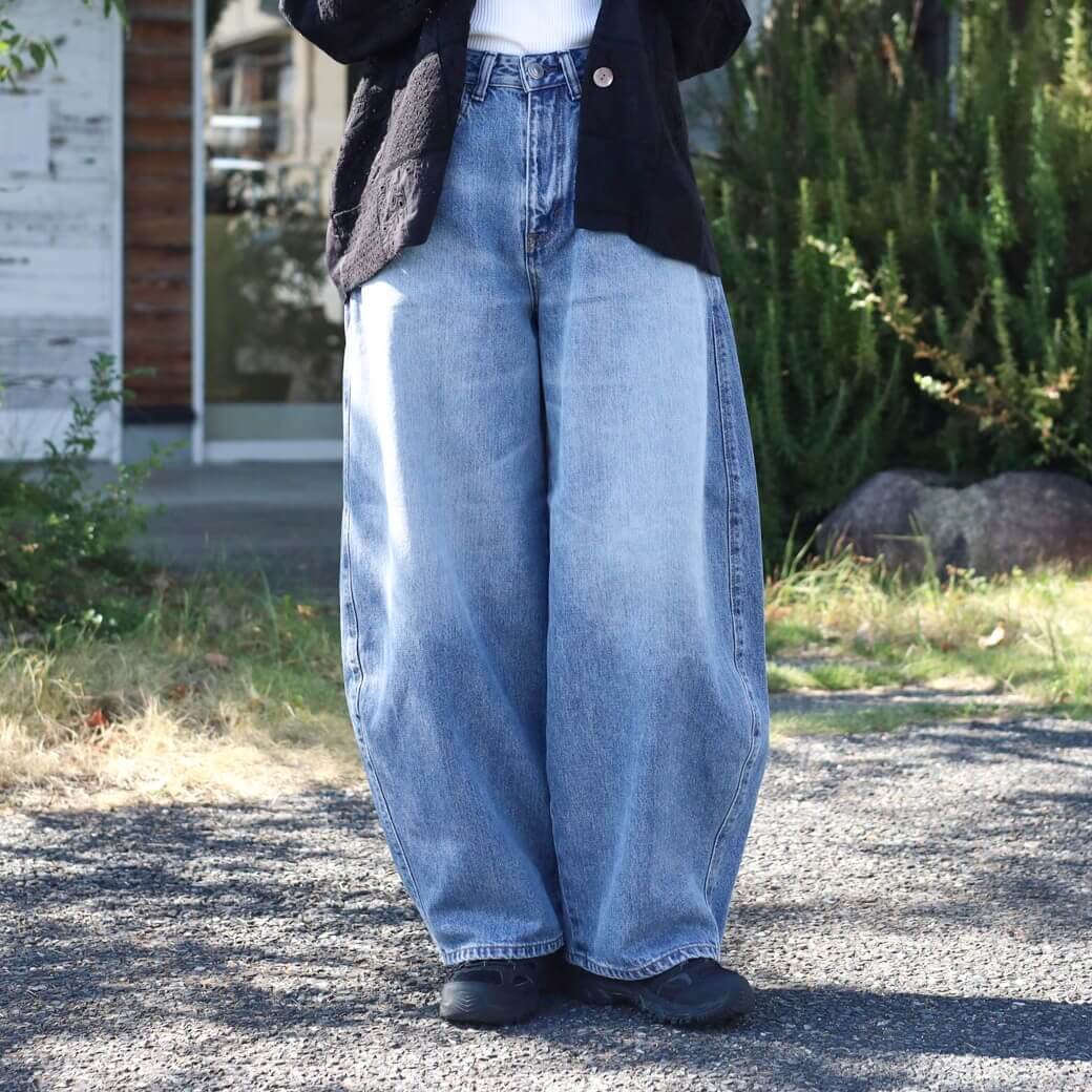 SOMETHING サムシング バギーバルーンデニムパンツ