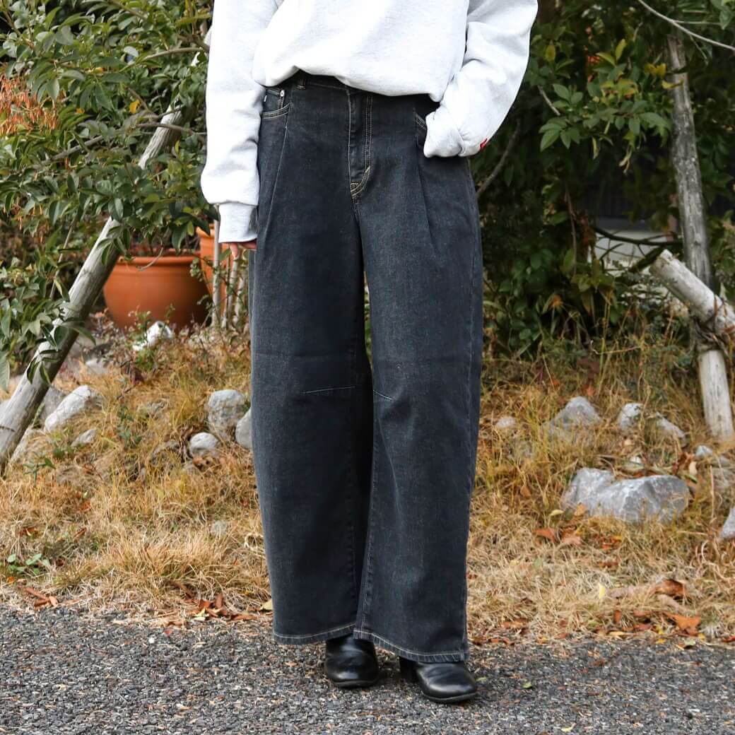SOMETHING サムシング　HANA TUCK CURVE TAPERED